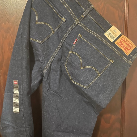 Levi’s dark wash red tag 720s High Rise skinny jeans - Picture 2 of 6